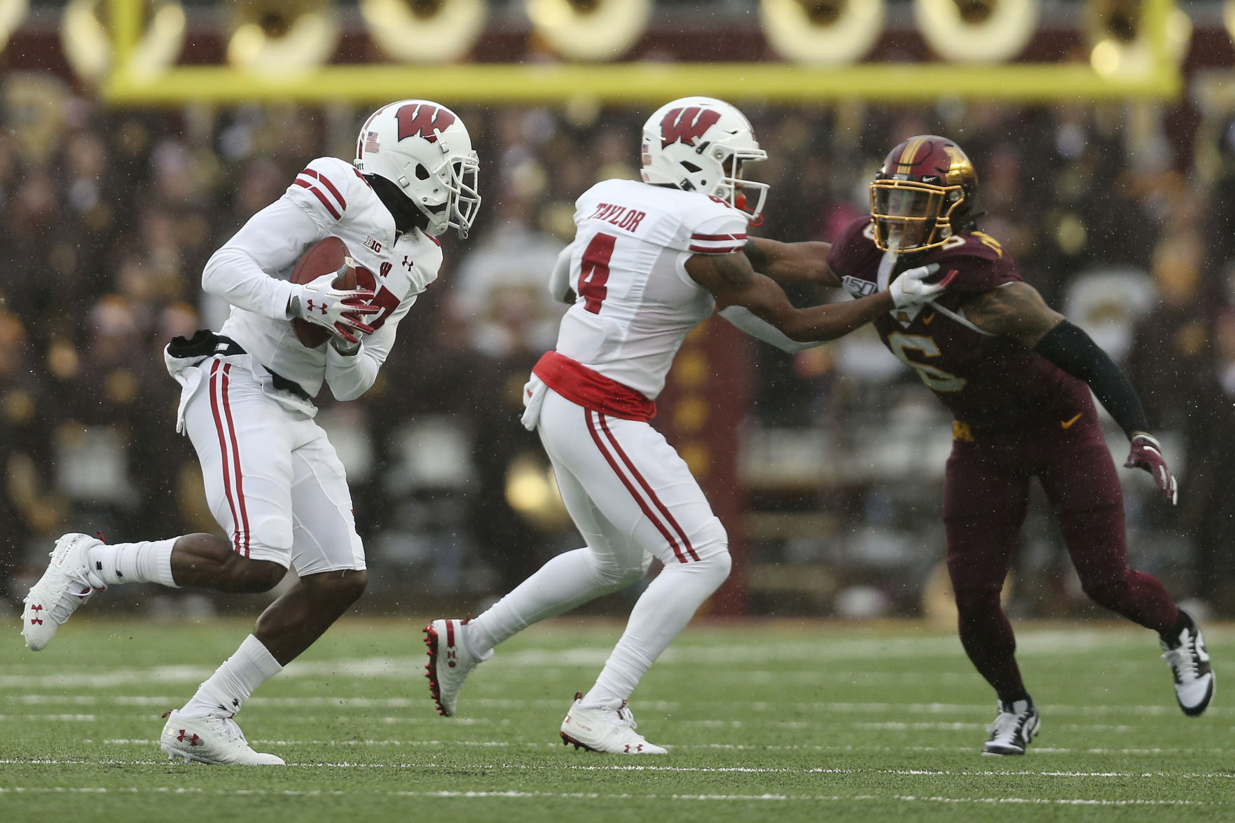Badgers 38, Golden Gophers 17
